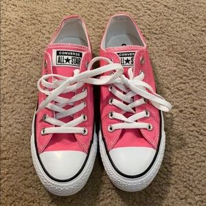 Pink low top converse